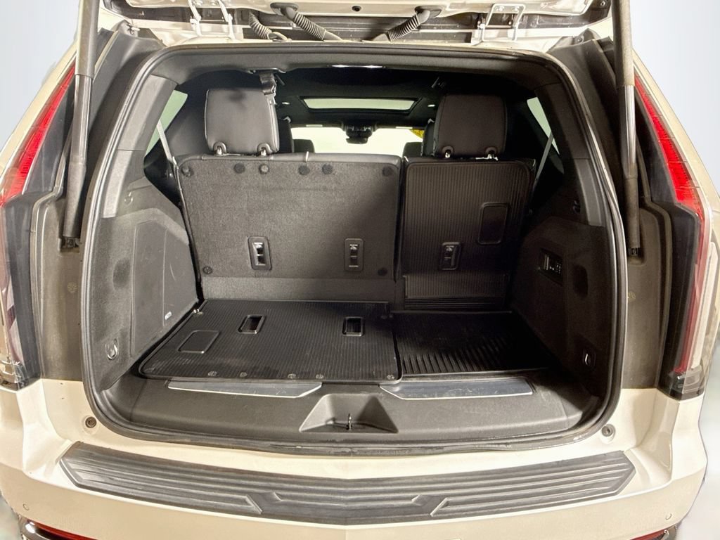 Used 2023 Cadillac Escalade Sport w/ LPO, ONYX Package AWD/4WD image 27