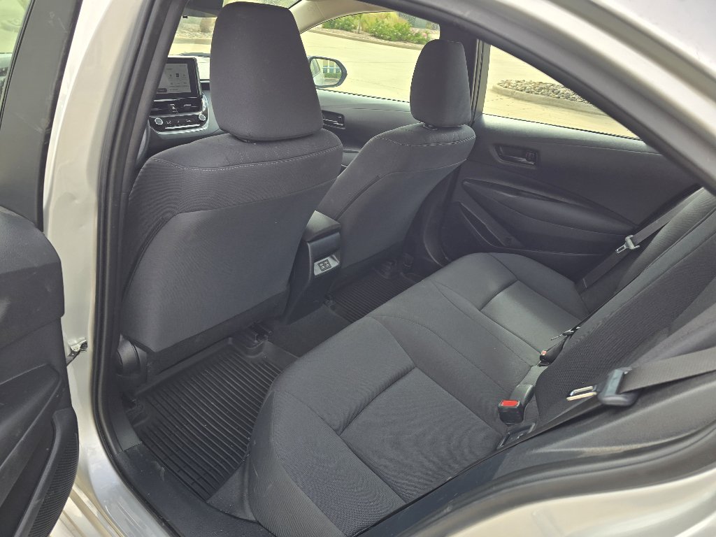 Used 2025 Toyota Corolla LE FWD image 16