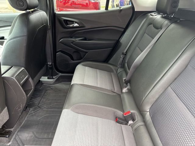 Used 2025 Chevrolet Trax LT FWD image 15