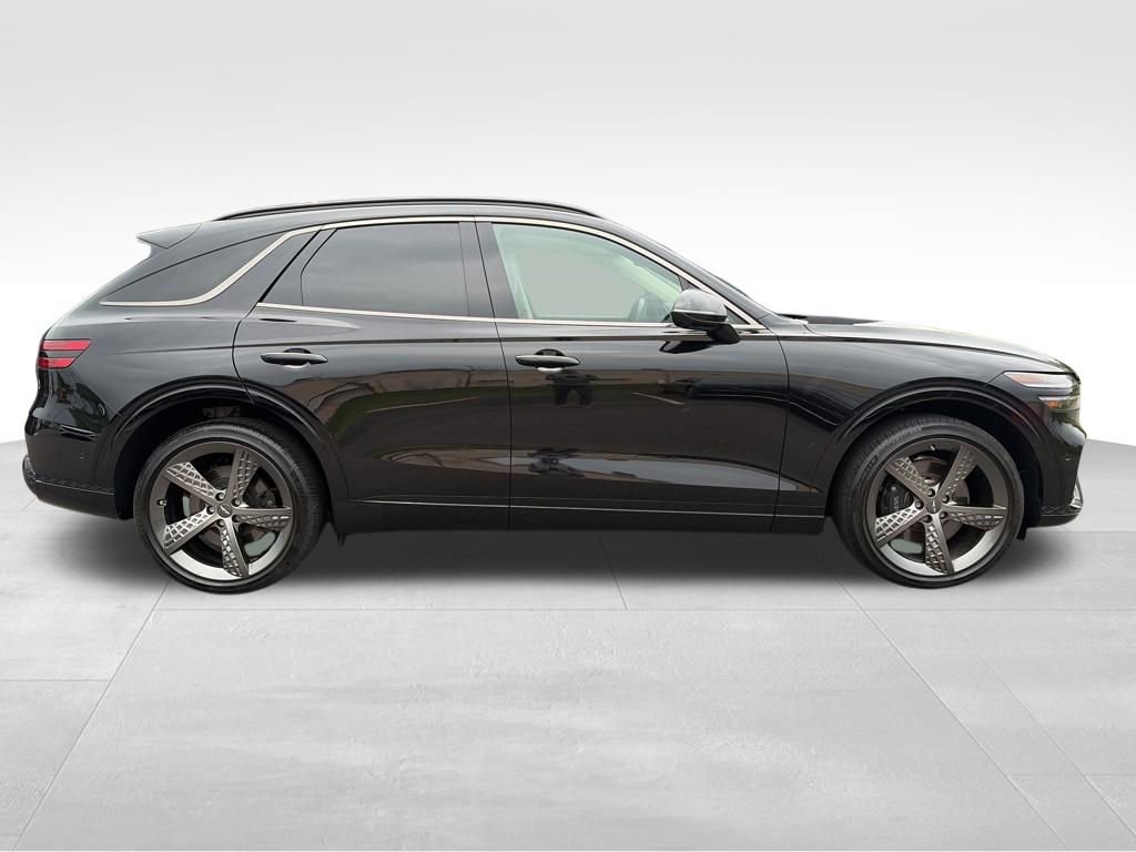 Used 2024 Genesis GV70 3.5T Sport w/ Sport Prestige Package AWD/4WD image 2