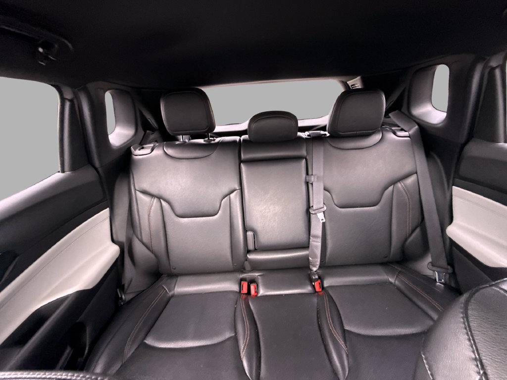 Used 2023 Jeep Compass Limited w/ Elite Group AWD/4WD image 28