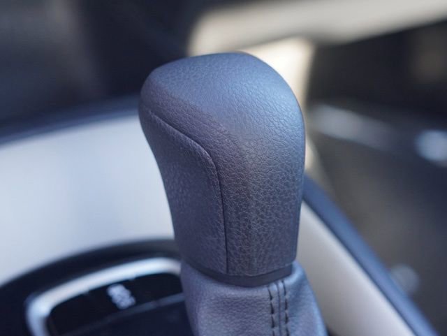 Used 2022 Toyota Corolla LE w/ Carpet Mat Package (TMS) image 27