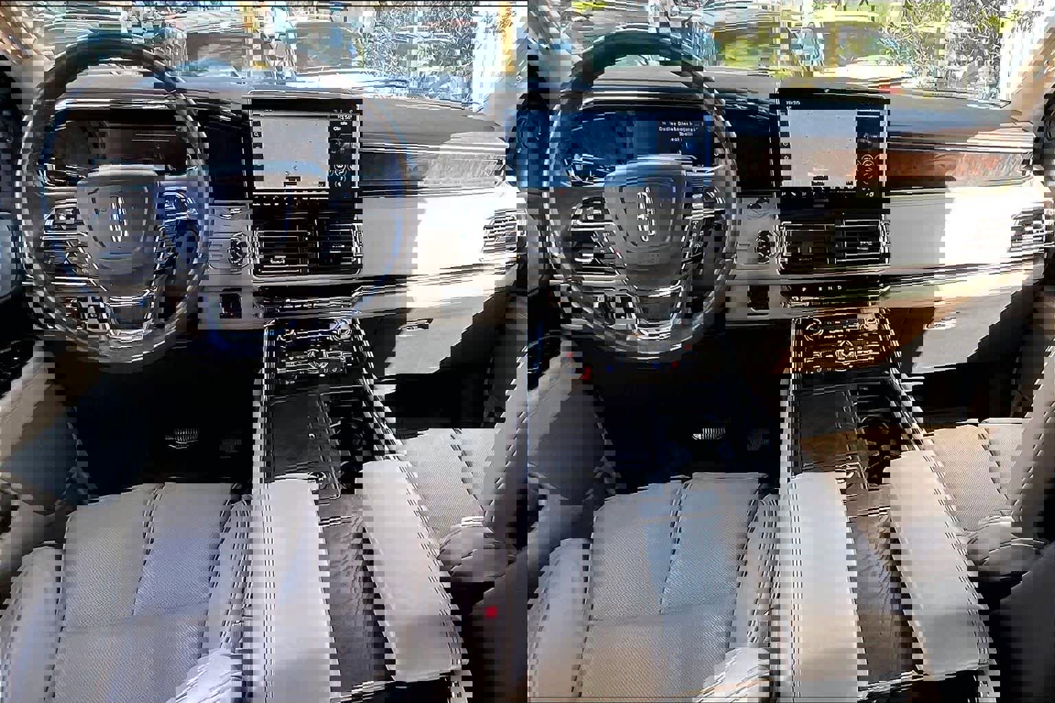 Used 2023 Lincoln Navigator Reserve image 12