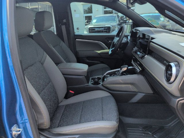 Used 2024 Chevrolet Colorado ZR2 w/ Technology Package AWD/4WD image 31