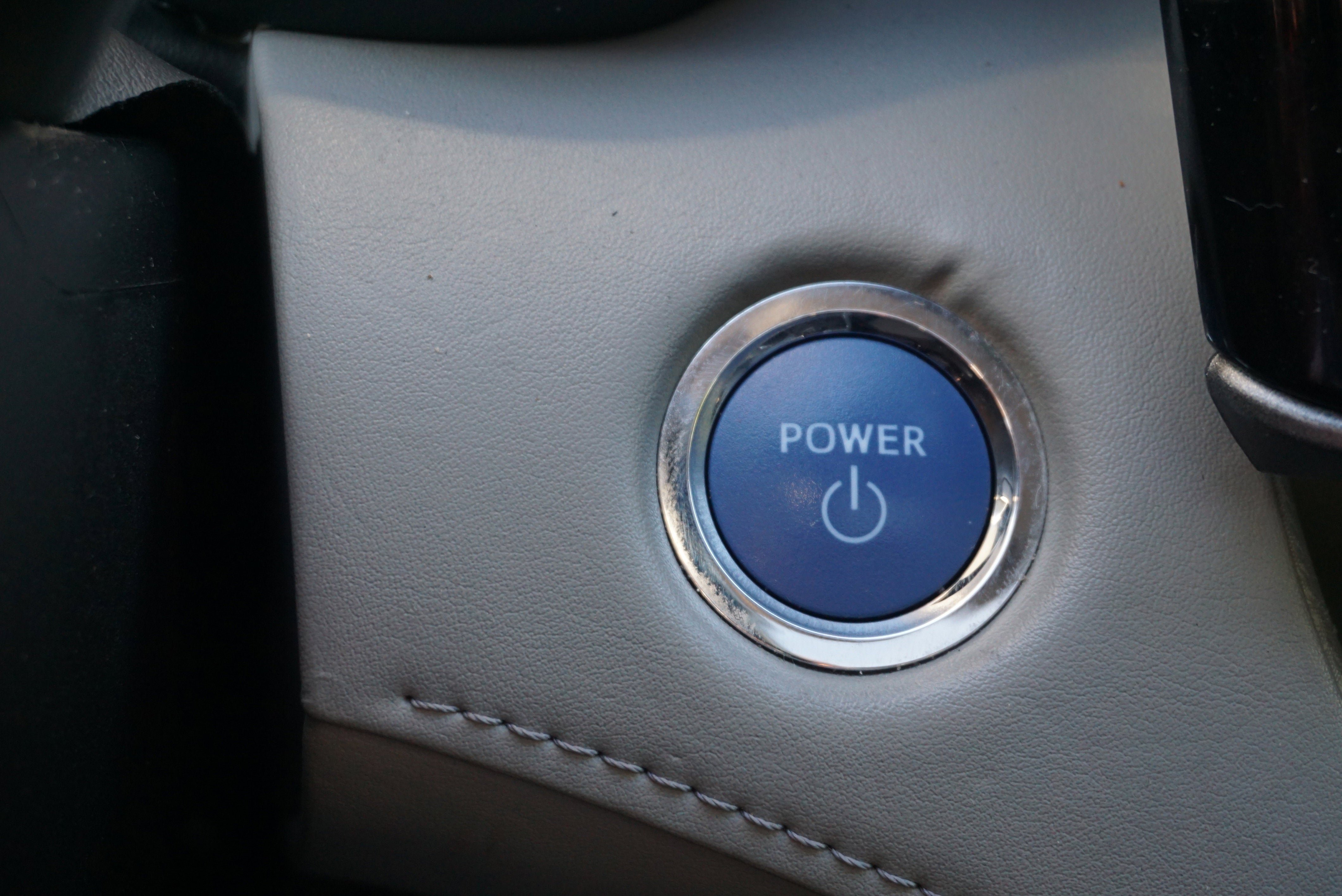 Used 2022 Toyota Highlander XLE AWD/4WD image 8