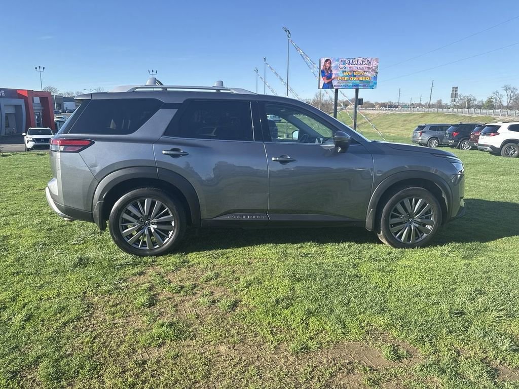 Used 2025 Nissan Pathfinder SL w/ SL Premium Package image 14