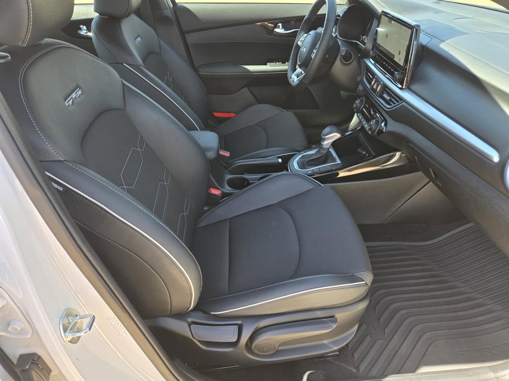 Used 2023 Kia Forte GT-Line image 32