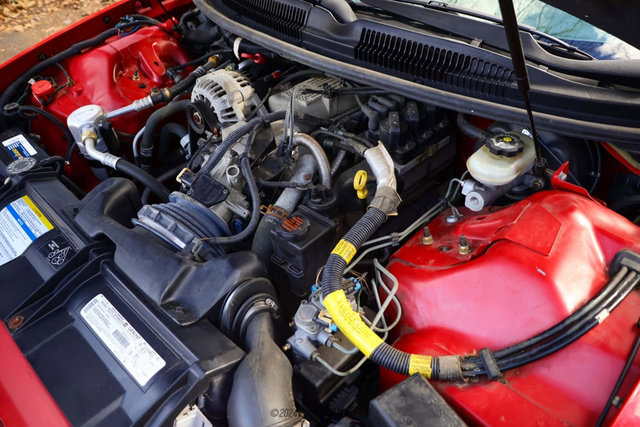 Used 1997 Pontiac Firebird Coupe w/ Opt Pkg image 16