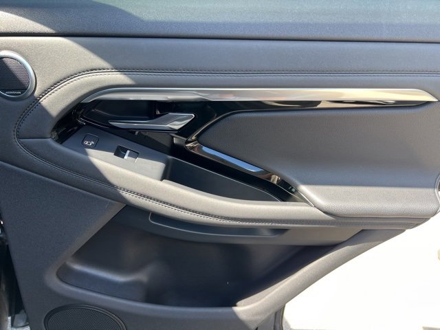 Used 2022 Land Rover Range Rover Evoque R-Dynamic SE image 46