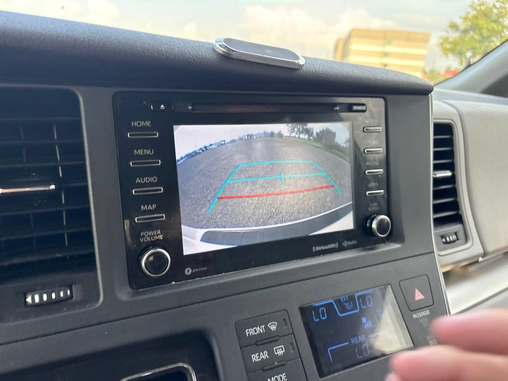 Used 2019 Toyota Sienna LE AWD/4WD image 24
