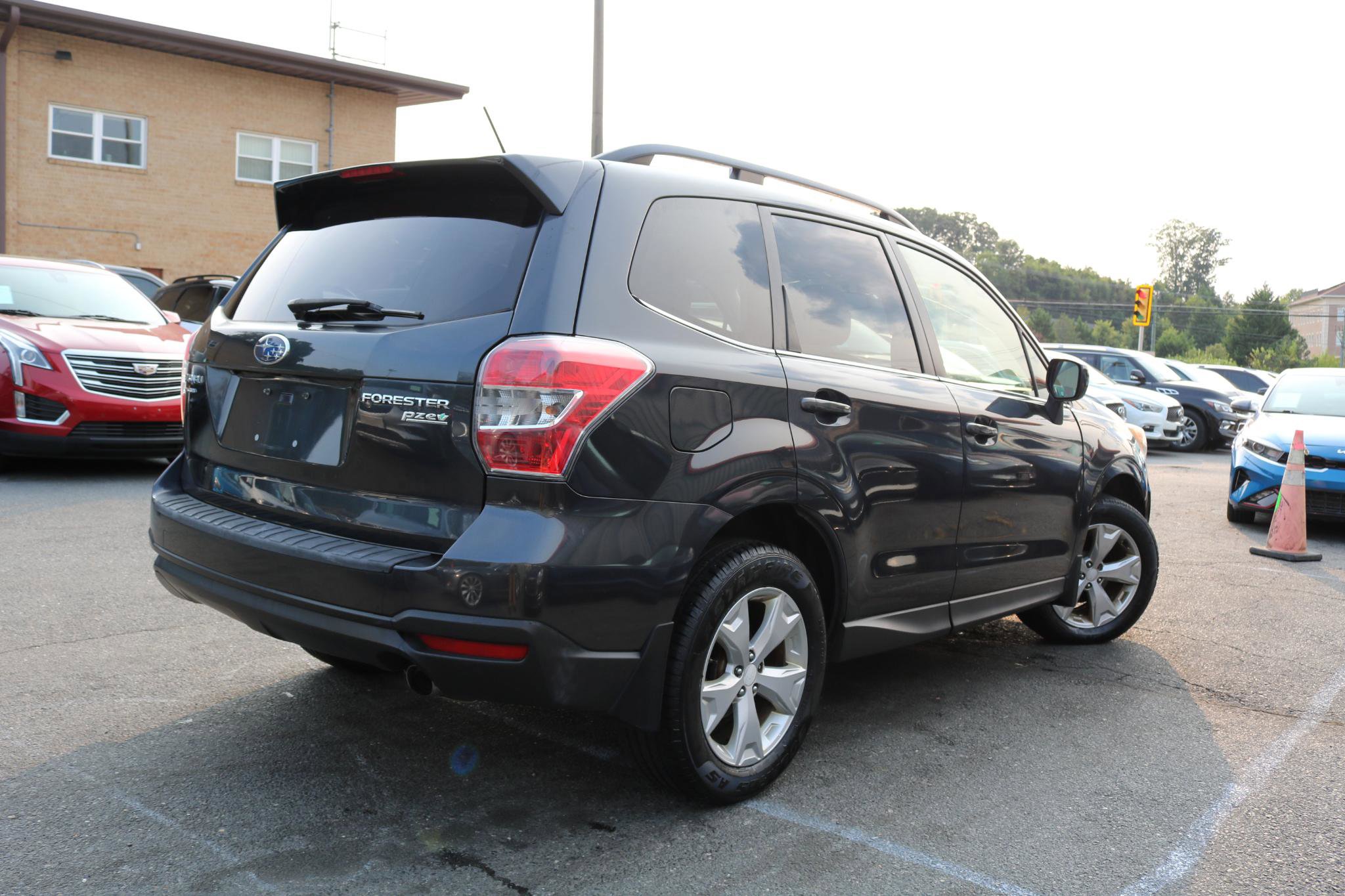 Used 2014 Subaru Forester 2.5i Limited AWD/4WD image 2