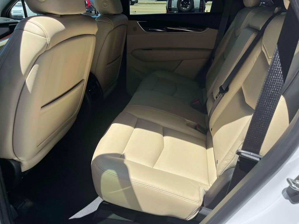 Used 2017 Cadillac XT5 Premium Luxury FWD image 16