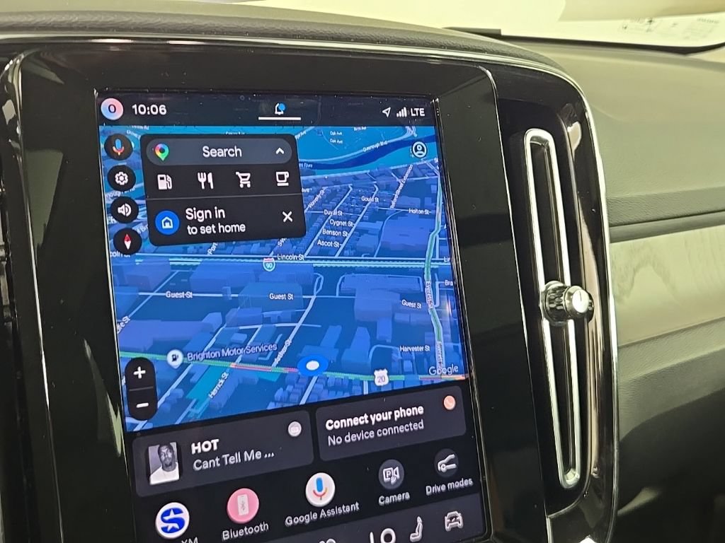 Certified 2026 Volvo XC40 B5 Plus AWD/4WD image 26