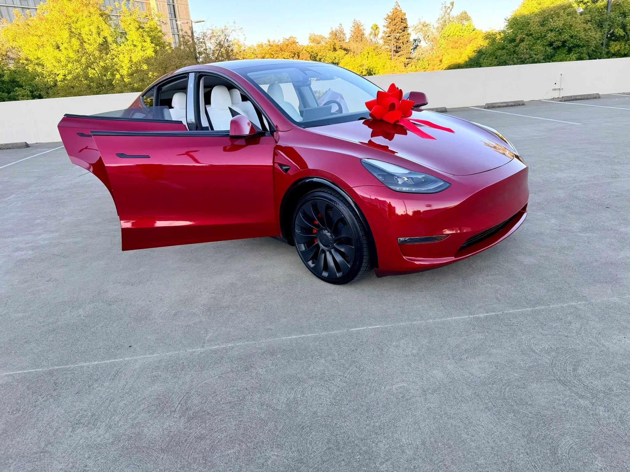 Used 2023 Tesla Model Y Long Range AWD/4WD image 46