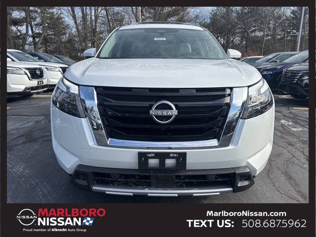 New 2025 Nissan Pathfinder SL w/ SL Premium Package image 2