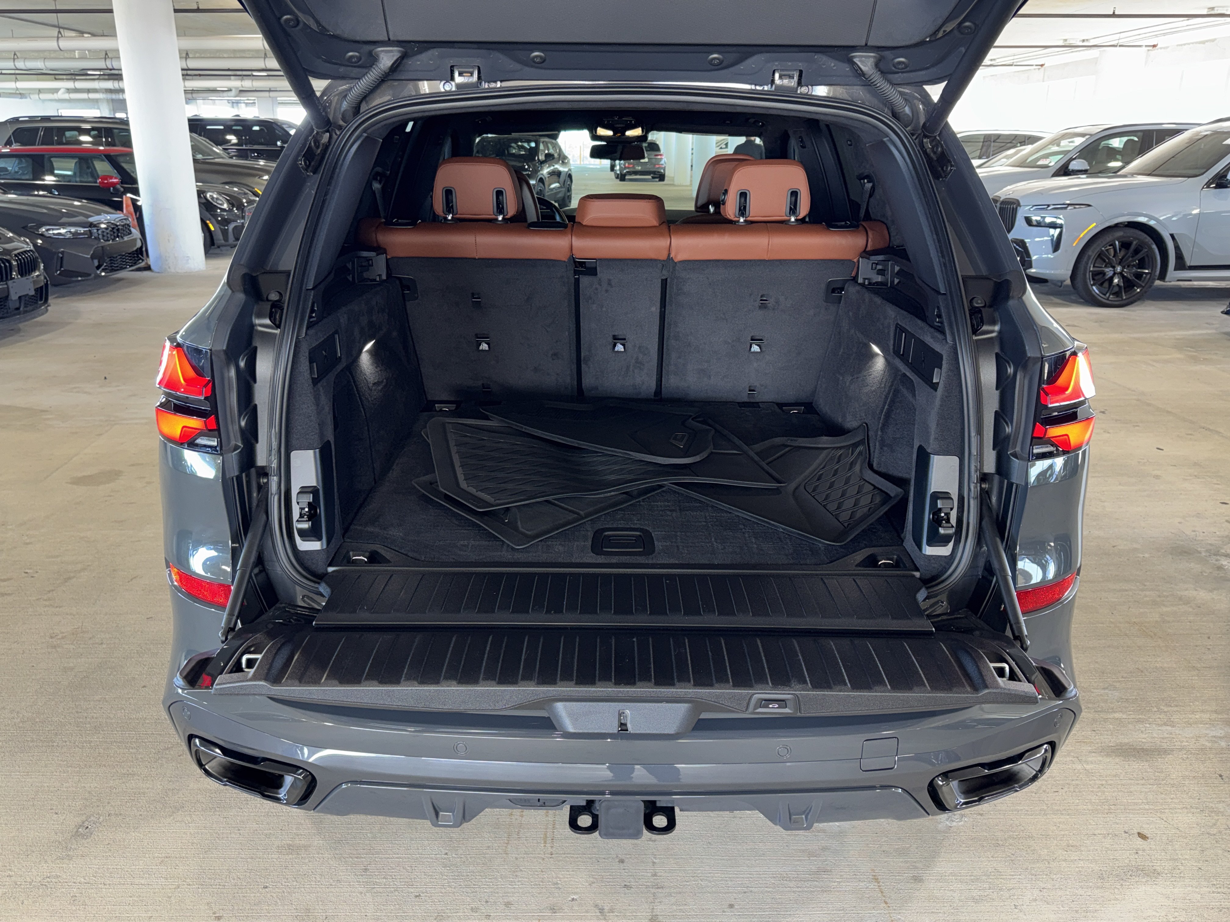 Used 2024 BMW X5 sDrive40i w/ Executive Package RWD image 2