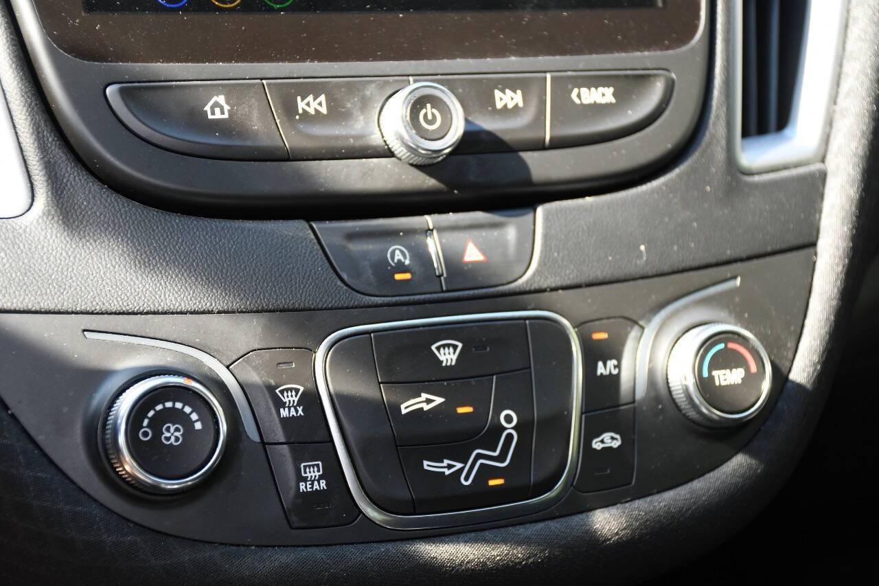 Used 2021 Chevrolet Malibu RS FWD image 34