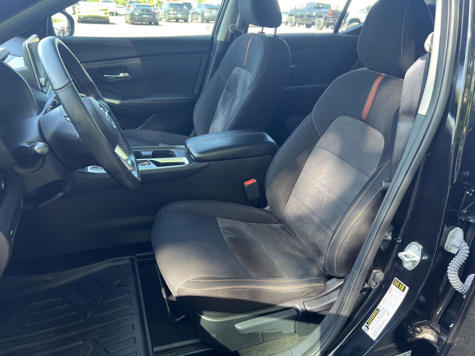 Used 2023 Nissan Sentra SR w/ Midnight Edition Package FWD image 10