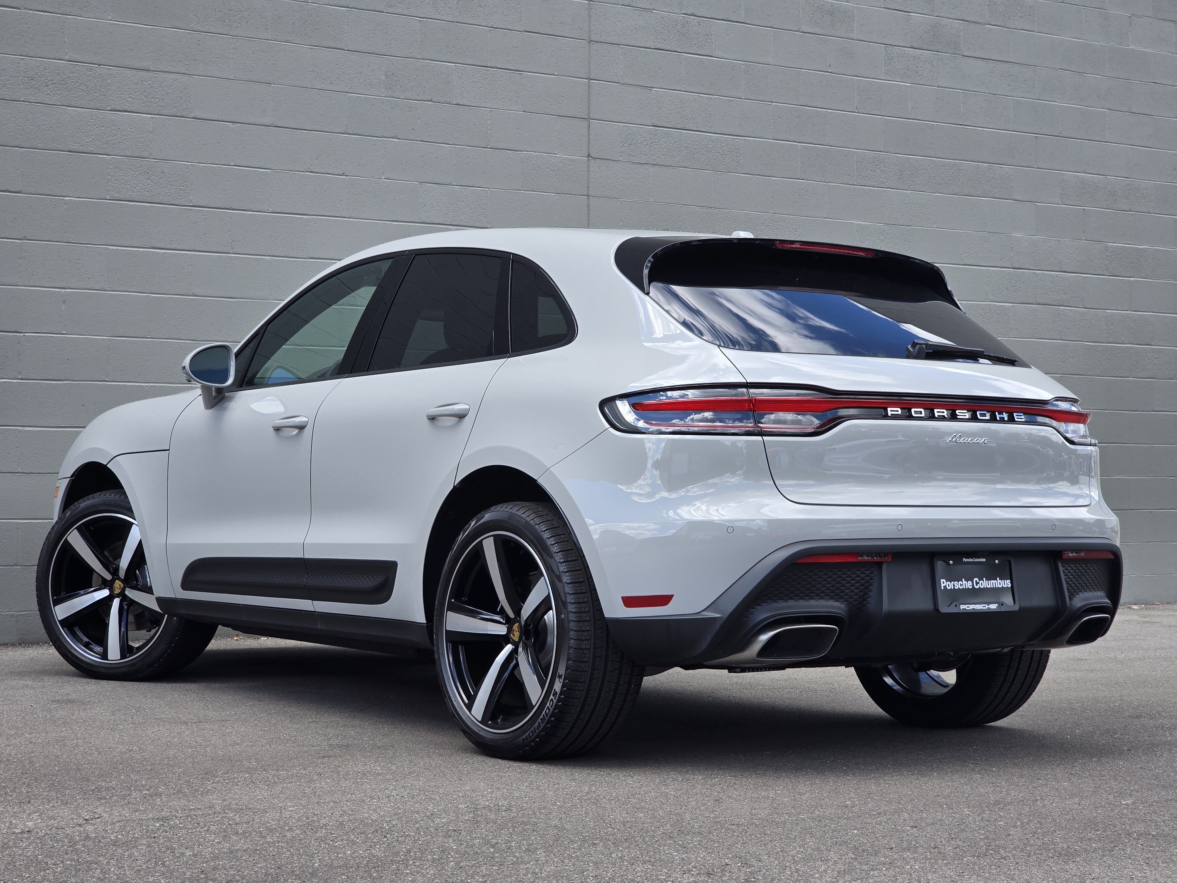 New 2026 Porsche Macan AWD/4WD image 3