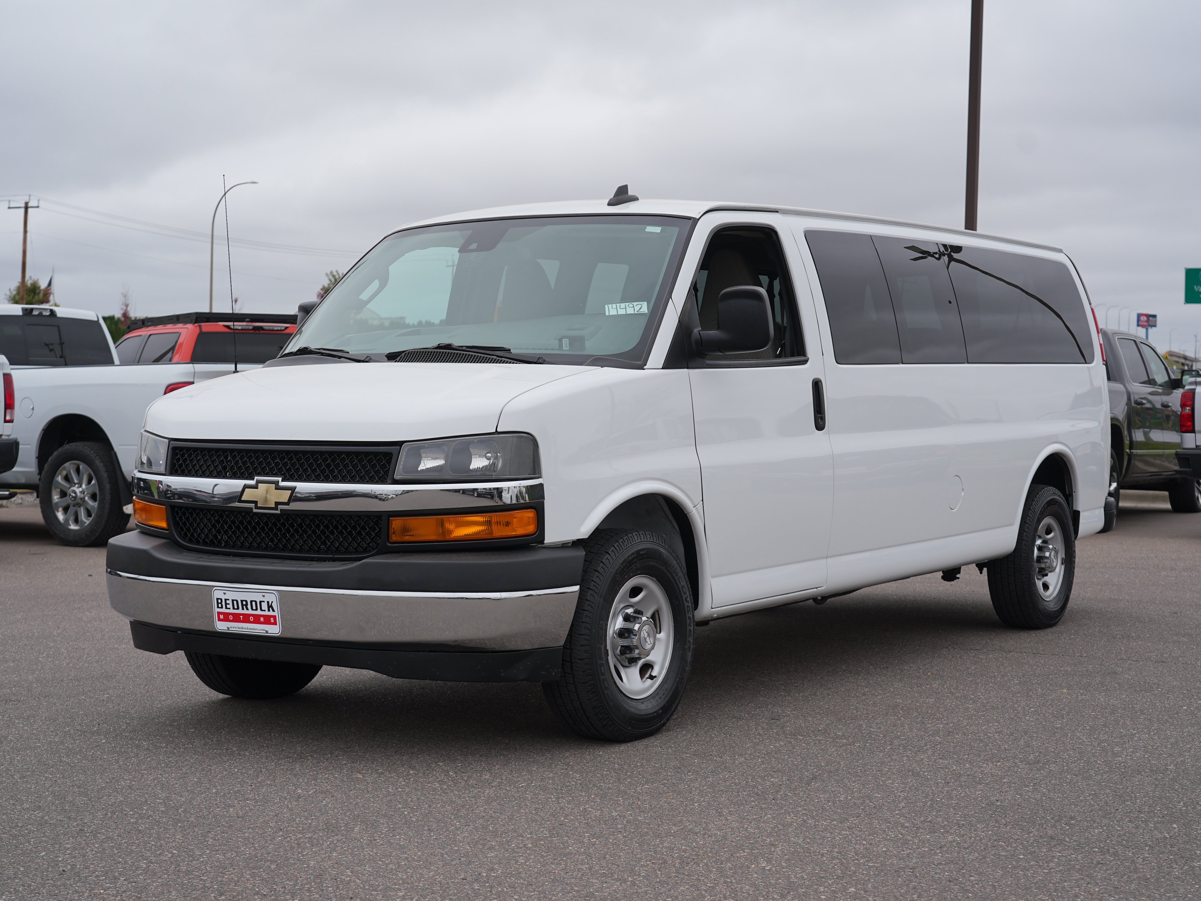 Used 2019 Chevrolet Express 3500 LT w/ LT Preferred Equipment Group RWD image 7
