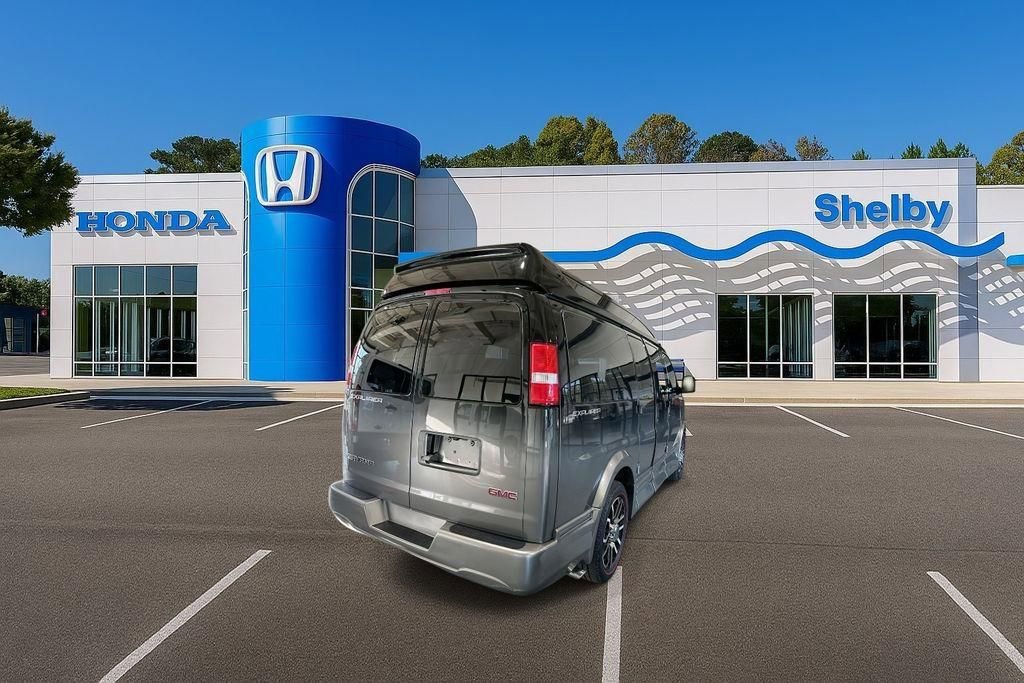 Used 2024 GMC Savana 2500 w/ Driver Convenience Package image 8