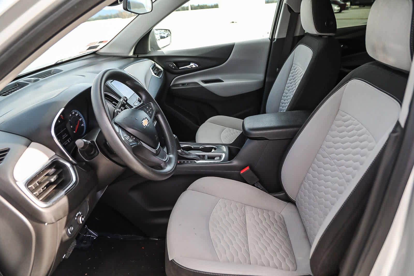 Used 2021 Chevrolet Equinox LS image 17