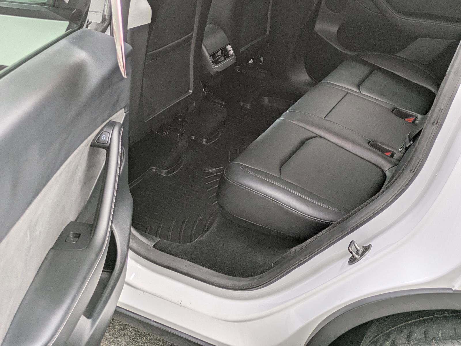 Used 2023 Tesla Model Y Long Range image 24