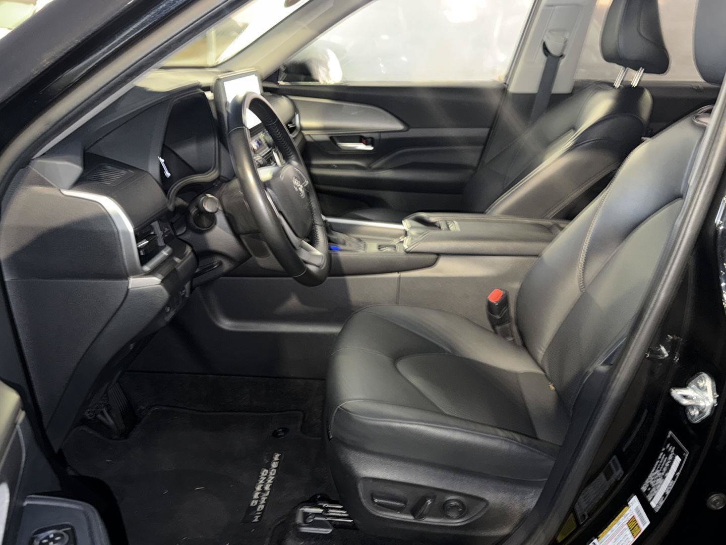 Certified 2025 Toyota Grand Highlander FWD image 10