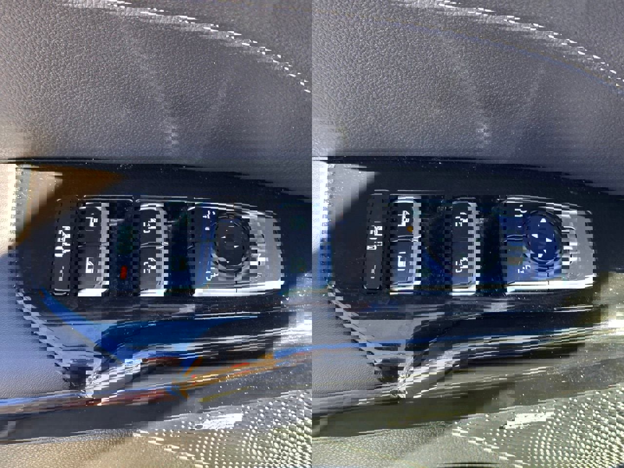 Used 2025 Kia K5 GT-Line w/ GT-Line Premium Package image 25