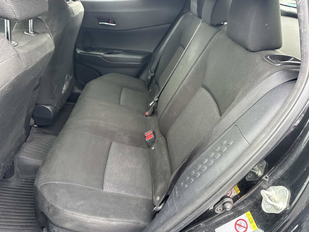 Used 2018 Toyota C-HR XLE FWD image 12