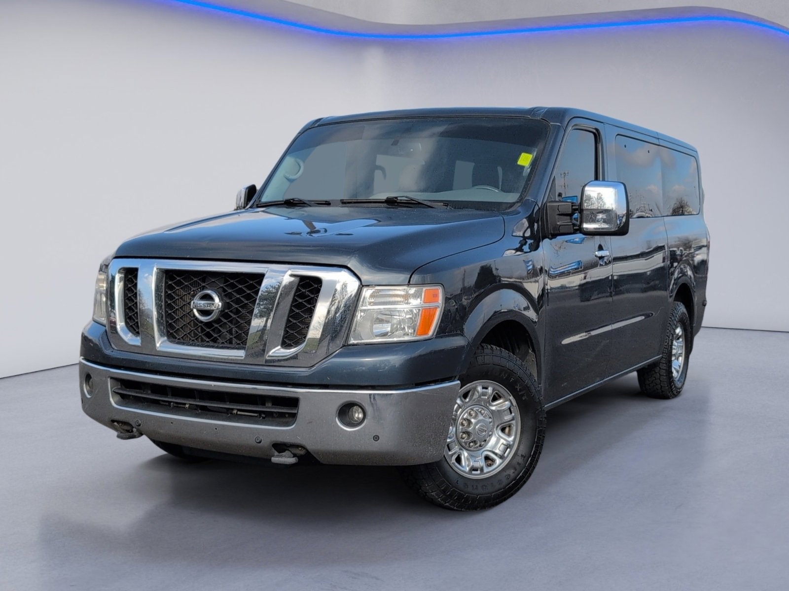 Used 2016 Nissan NV 3500 SL image 2