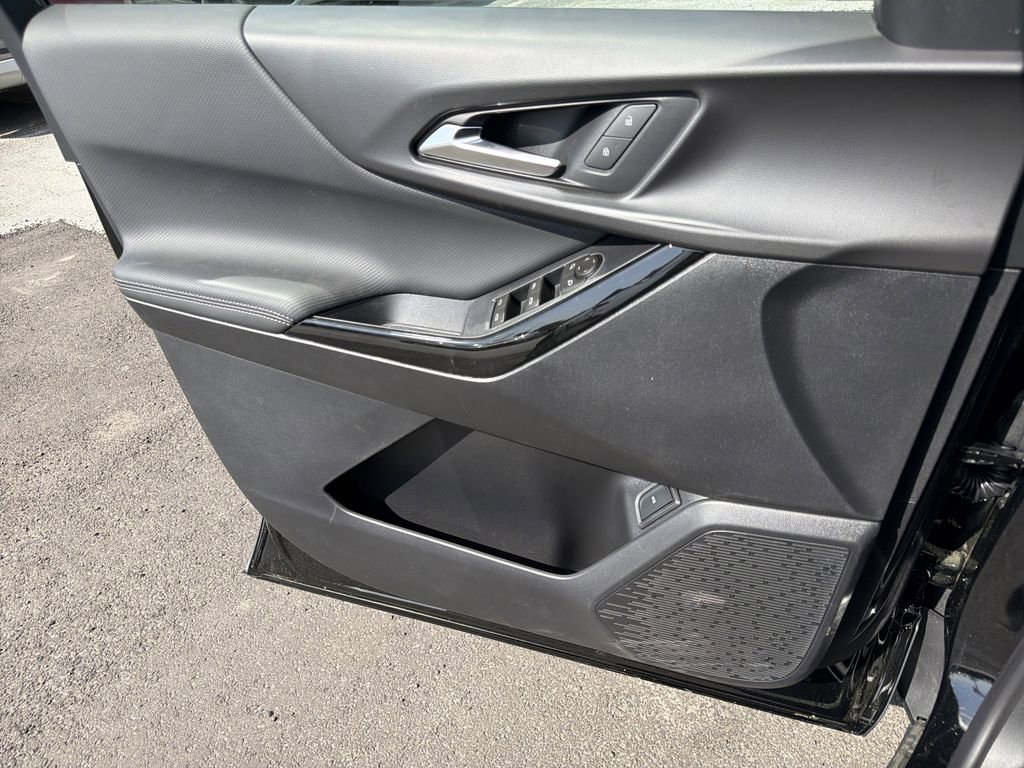 New 2026 Chevrolet Equinox LT image 12