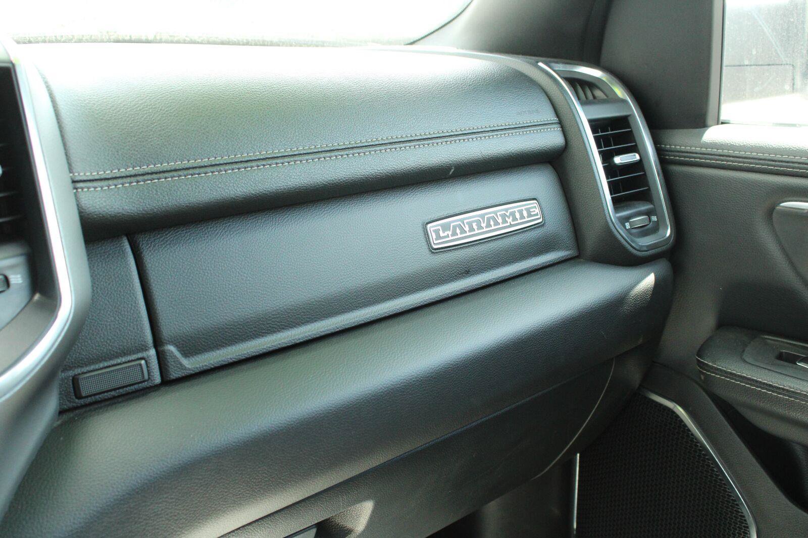 Used 2025 RAM 1500 Laramie AWD/4WD image 27