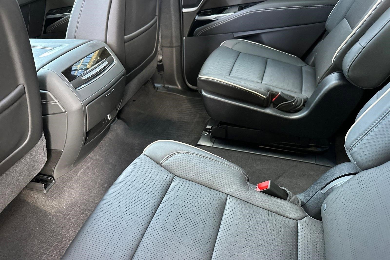 Used 2025 Cadillac Escalade Premium Luxury w/ LPO, Floor Liner Package AWD/4WD image 27