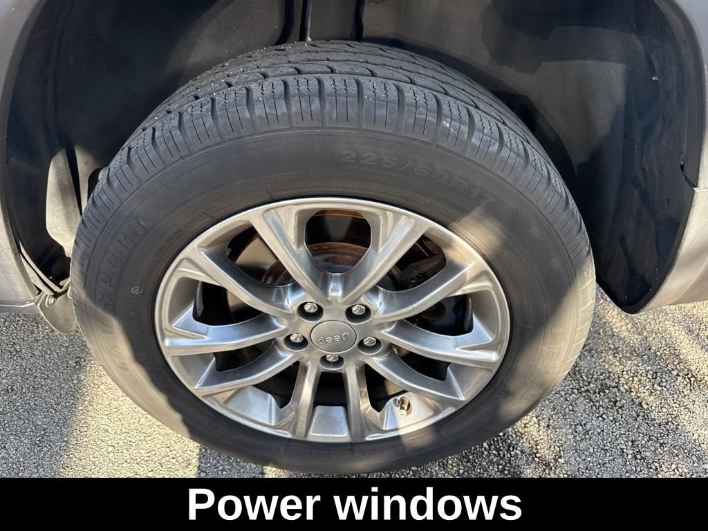 Used 2021 Jeep Cherokee Latitude Lux w/ Sun & Sound Group FWD image 7