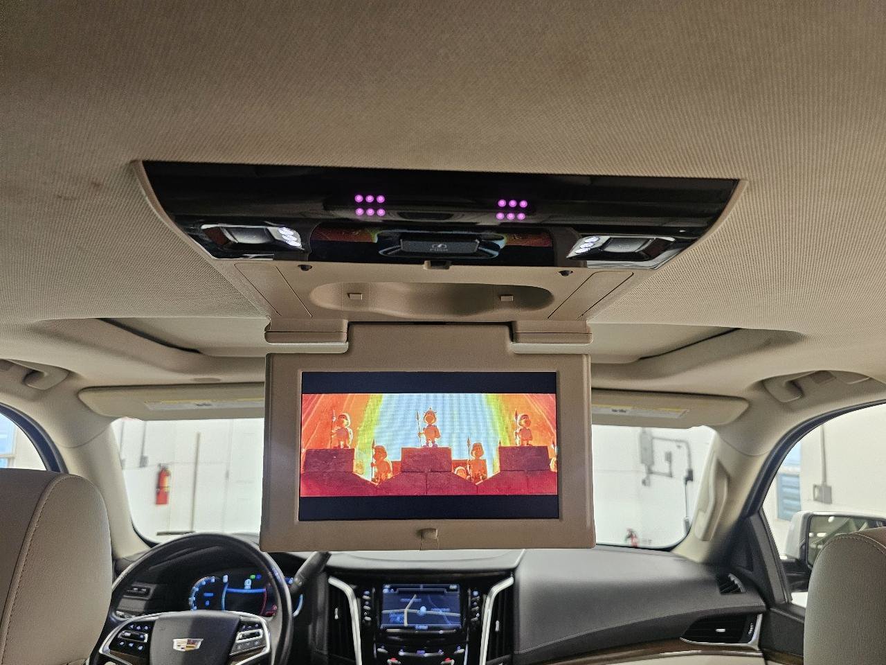 Used 2020 Cadillac Escalade Luxury AWD/4WD image 31