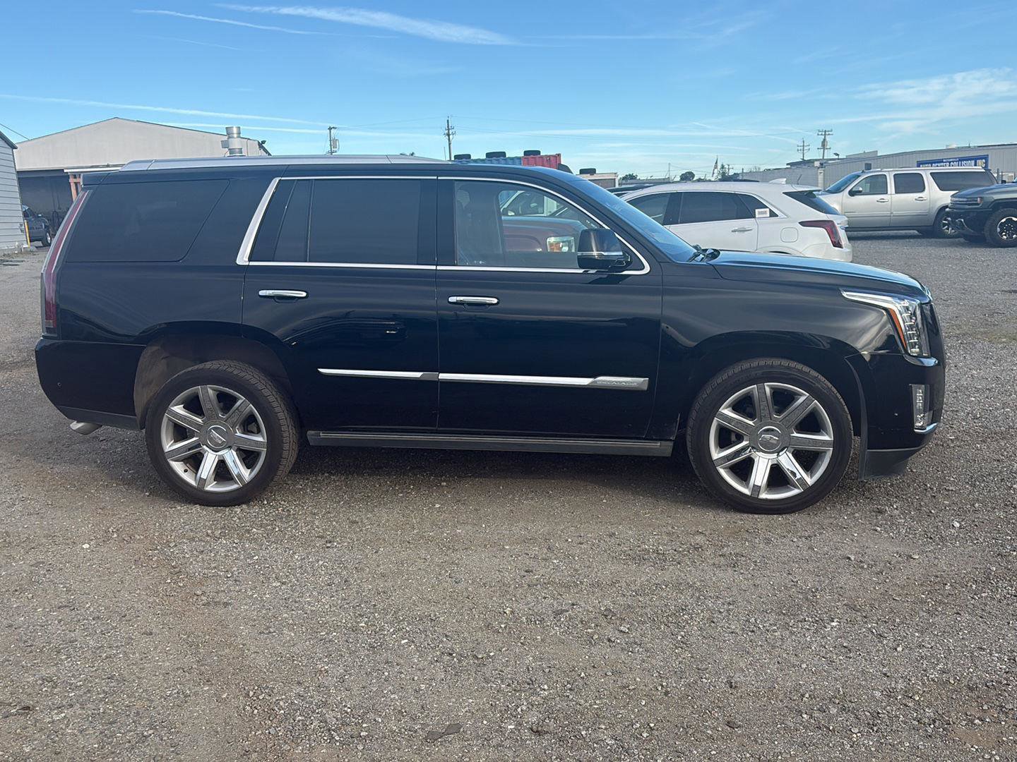 Used 2017 Cadillac Escalade Premium Luxury image 6