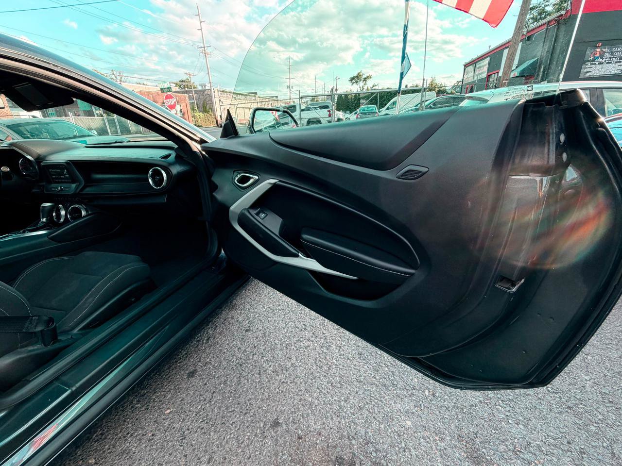 Used 2018 Chevrolet Camaro LT RWD image 21