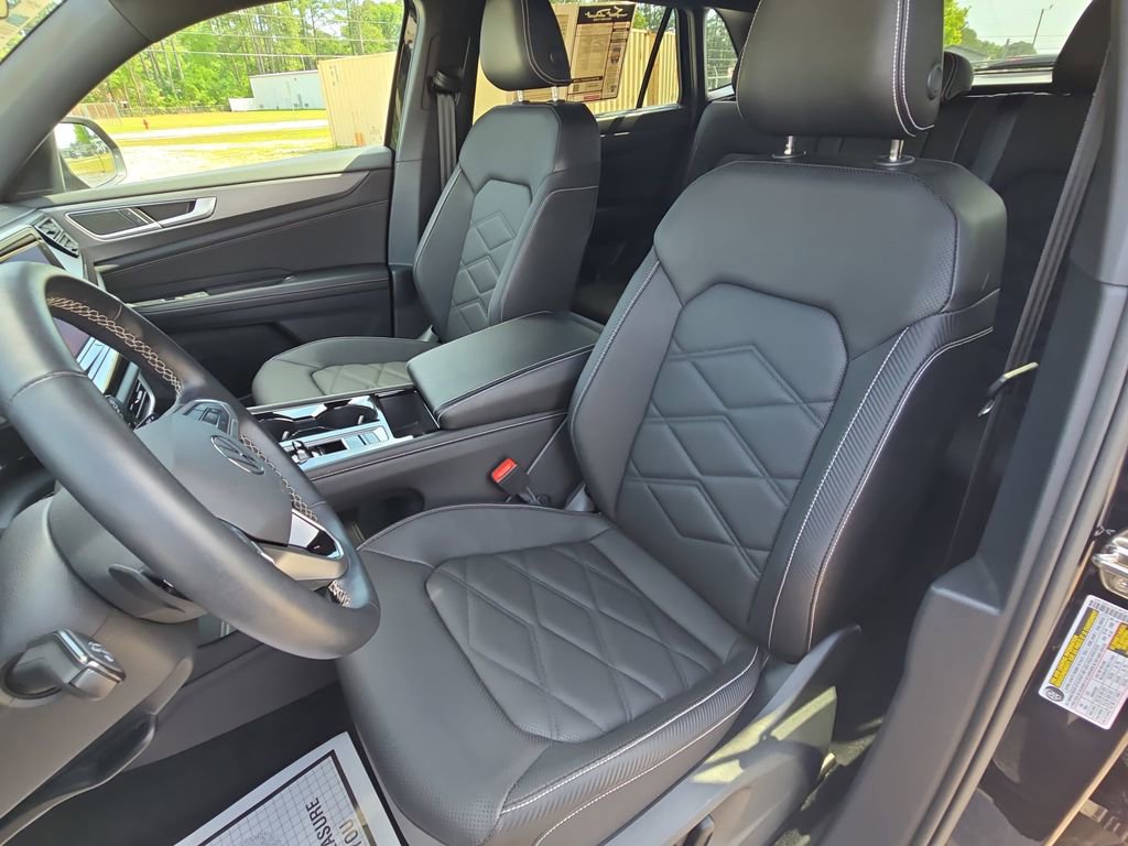 Used 2025 Volkswagen Atlas Cross Sport SE AWD/4WD image 12