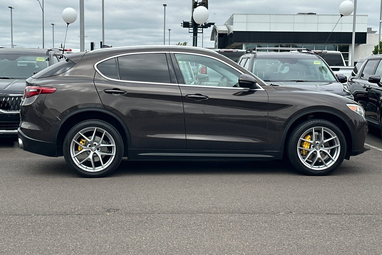 Used 2018 Alfa Romeo Stelvio Ti AWD/4WD image 3