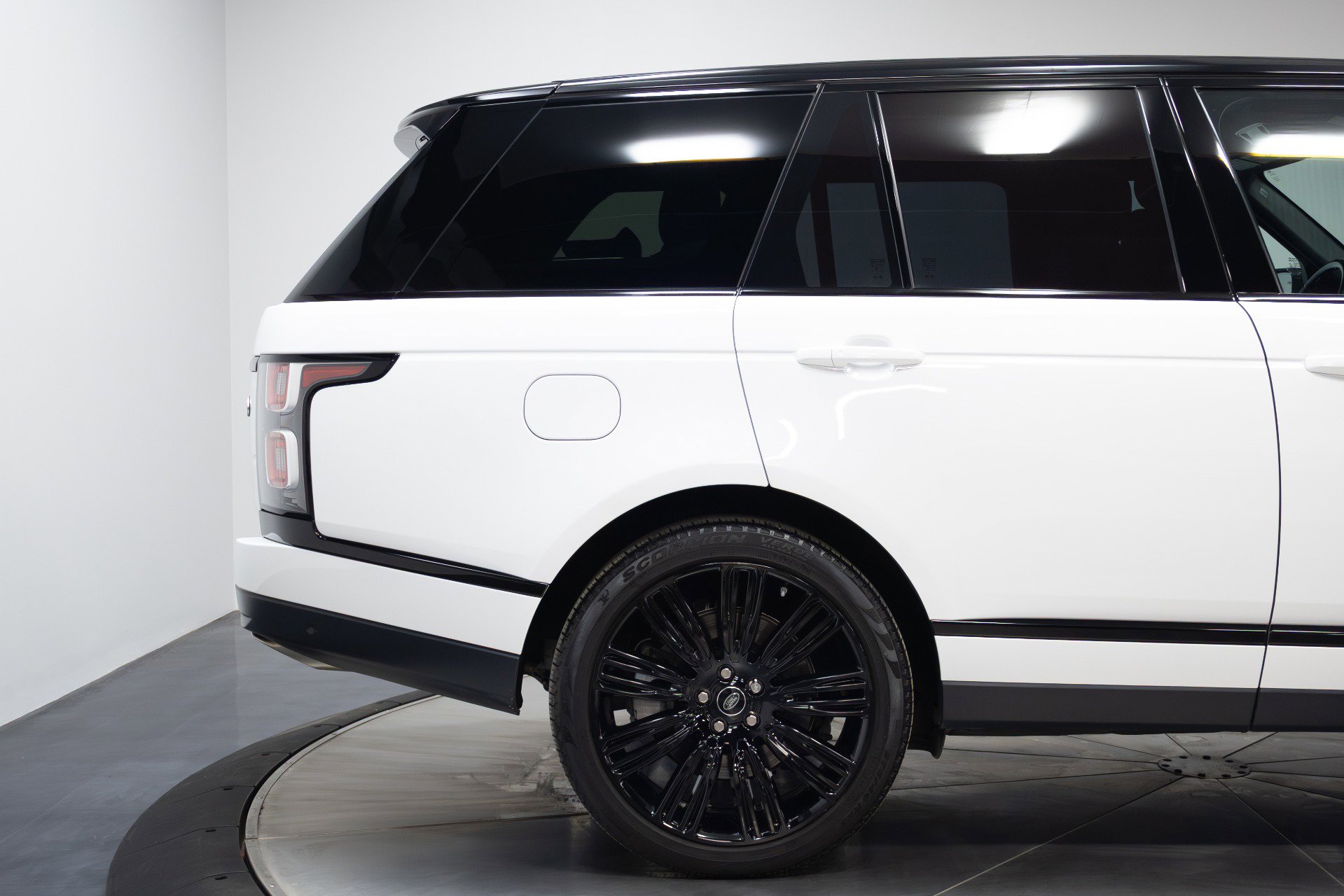 Used 2021 Land Rover Range Rover Westminster Edition image 17