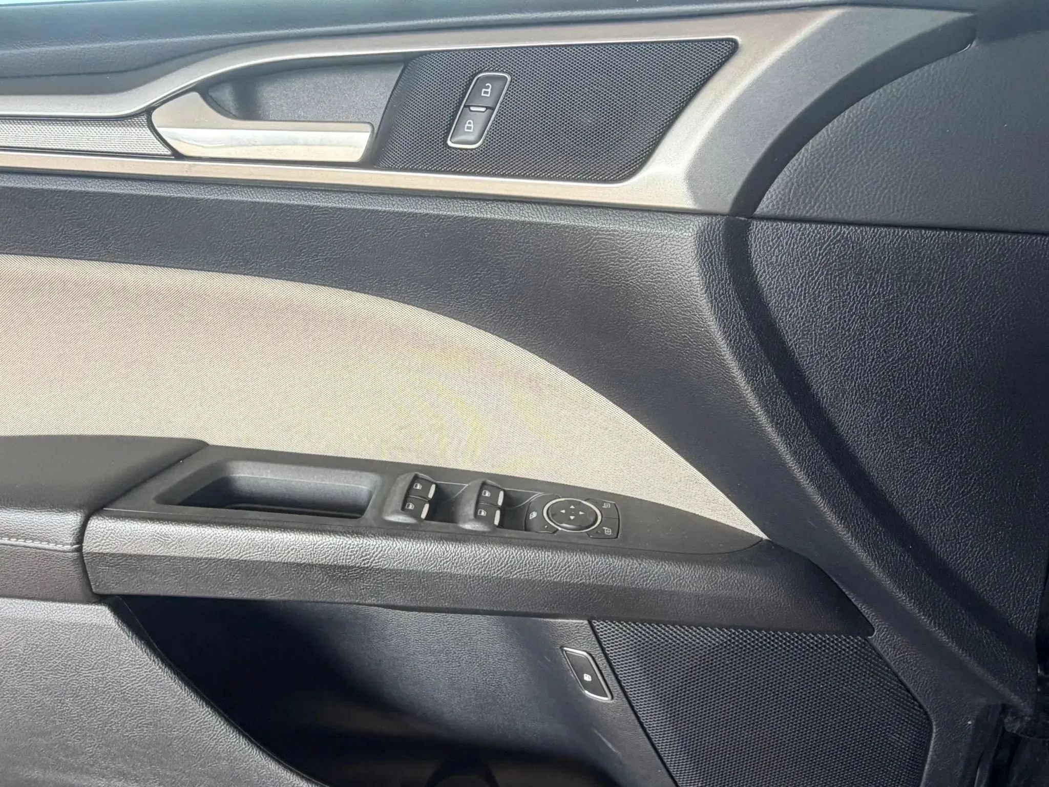 Used 2018 Ford Fusion S FWD image 23