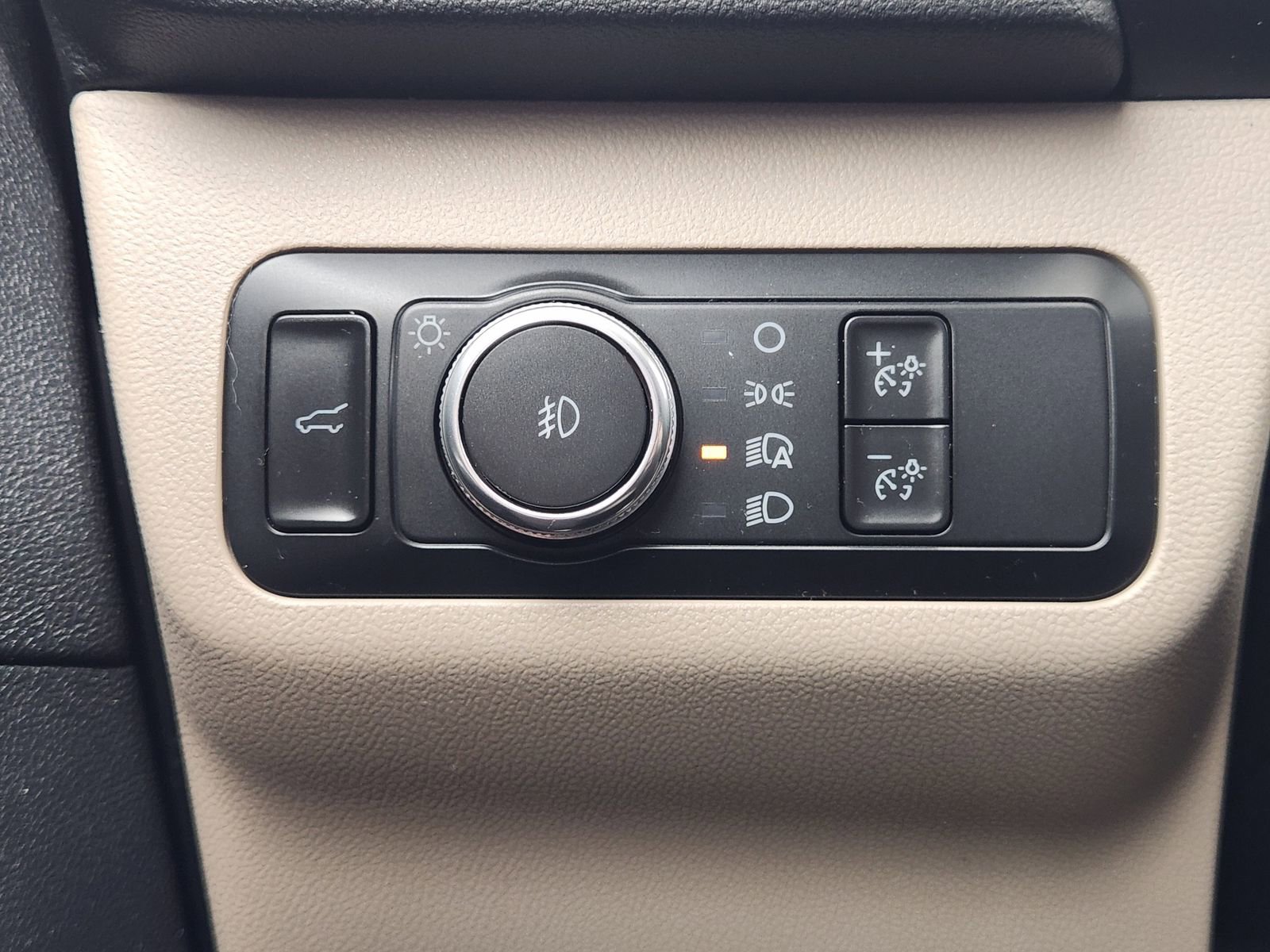 Used 2021 Ford Escape SEL w/ Technology Package FWD image 23