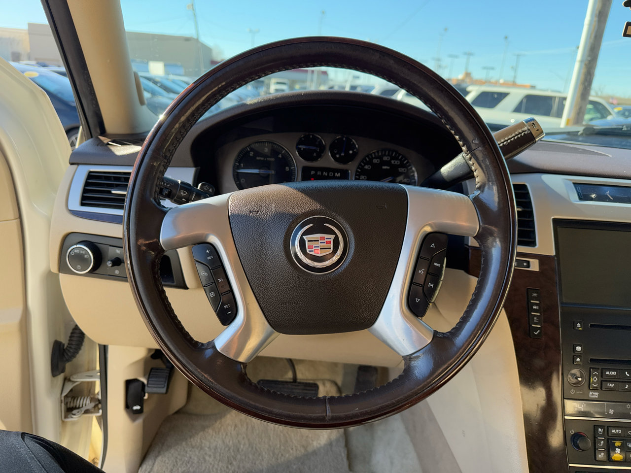 Used 2007 Cadillac Escalade AWD w/ Information Package image 21