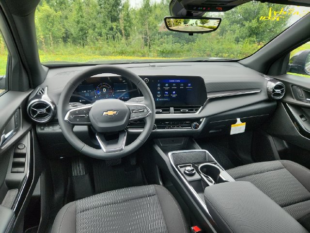 New 2027 Chevrolet Equinox LT w/ Safety and Technology Package FWD image 20