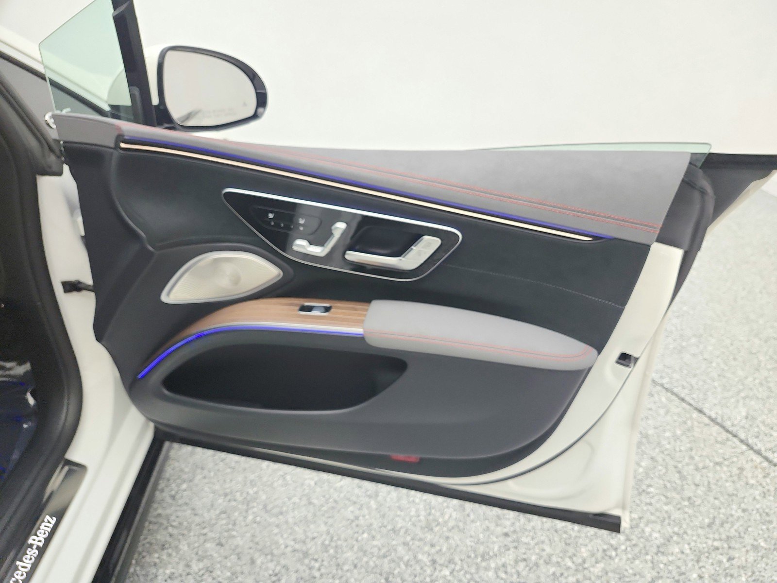 Certified 2023 Mercedes-Benz EQS 580 4MATIC Sedan image 17