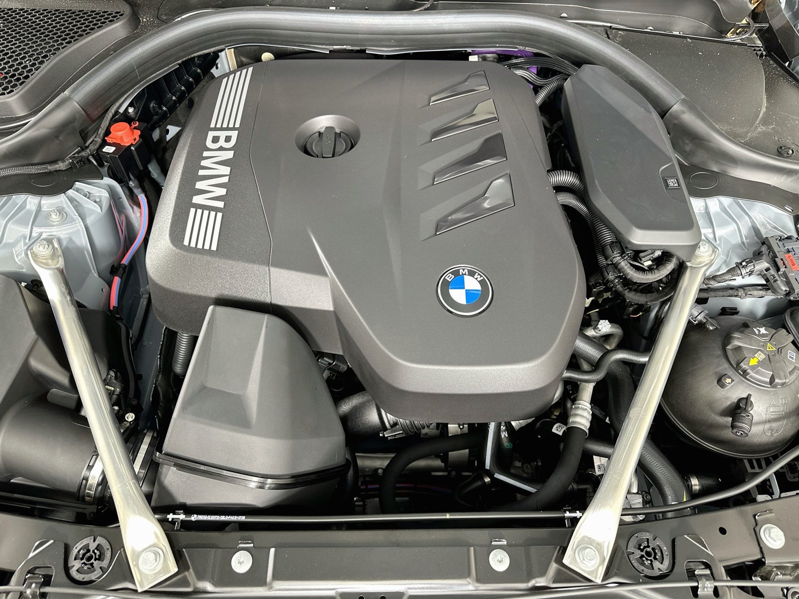 New 2027 BMW 530i xDrive w/ M Sport Package AWD/4WD image 13