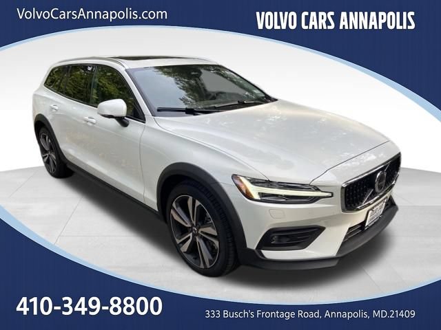New 2026 Volvo V60 B5 Cross Country Plus w/ Climate Package