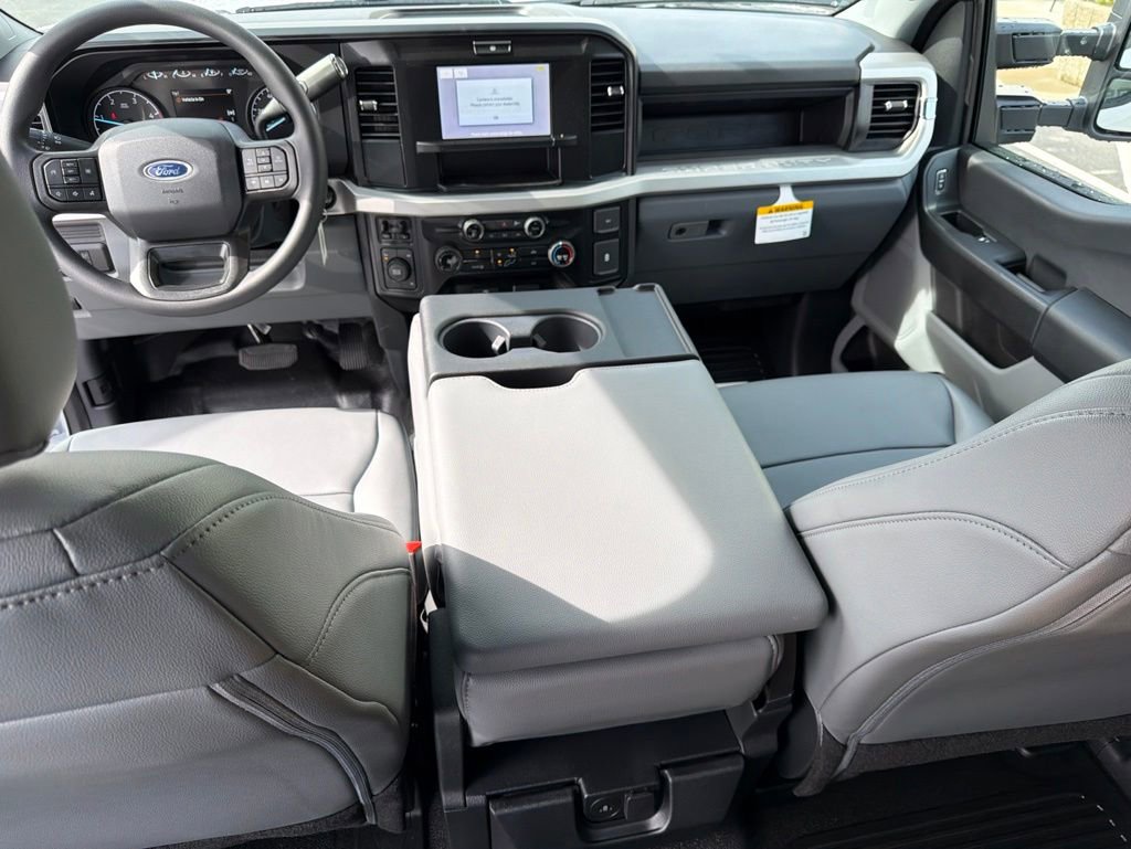New 2026 Ford F550 4x4 Crew Cab image 13