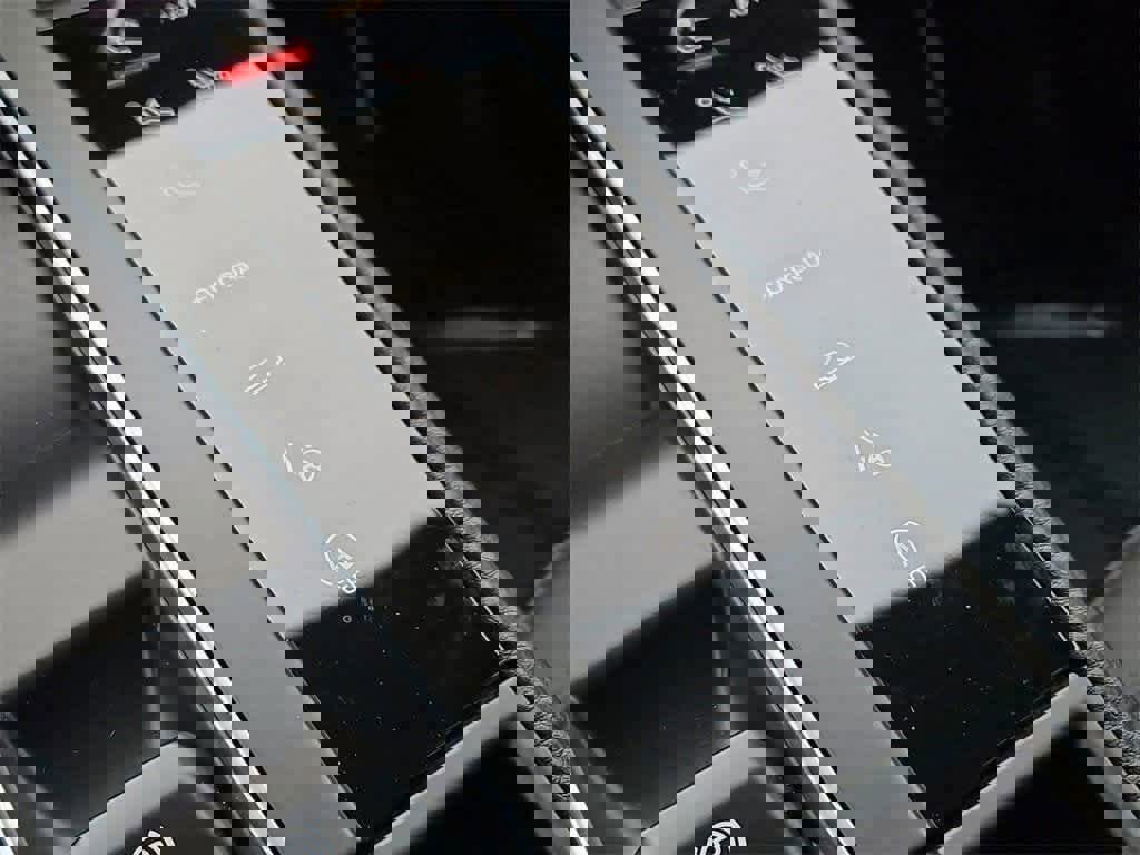 Certified 2025 Porsche Macan image 19